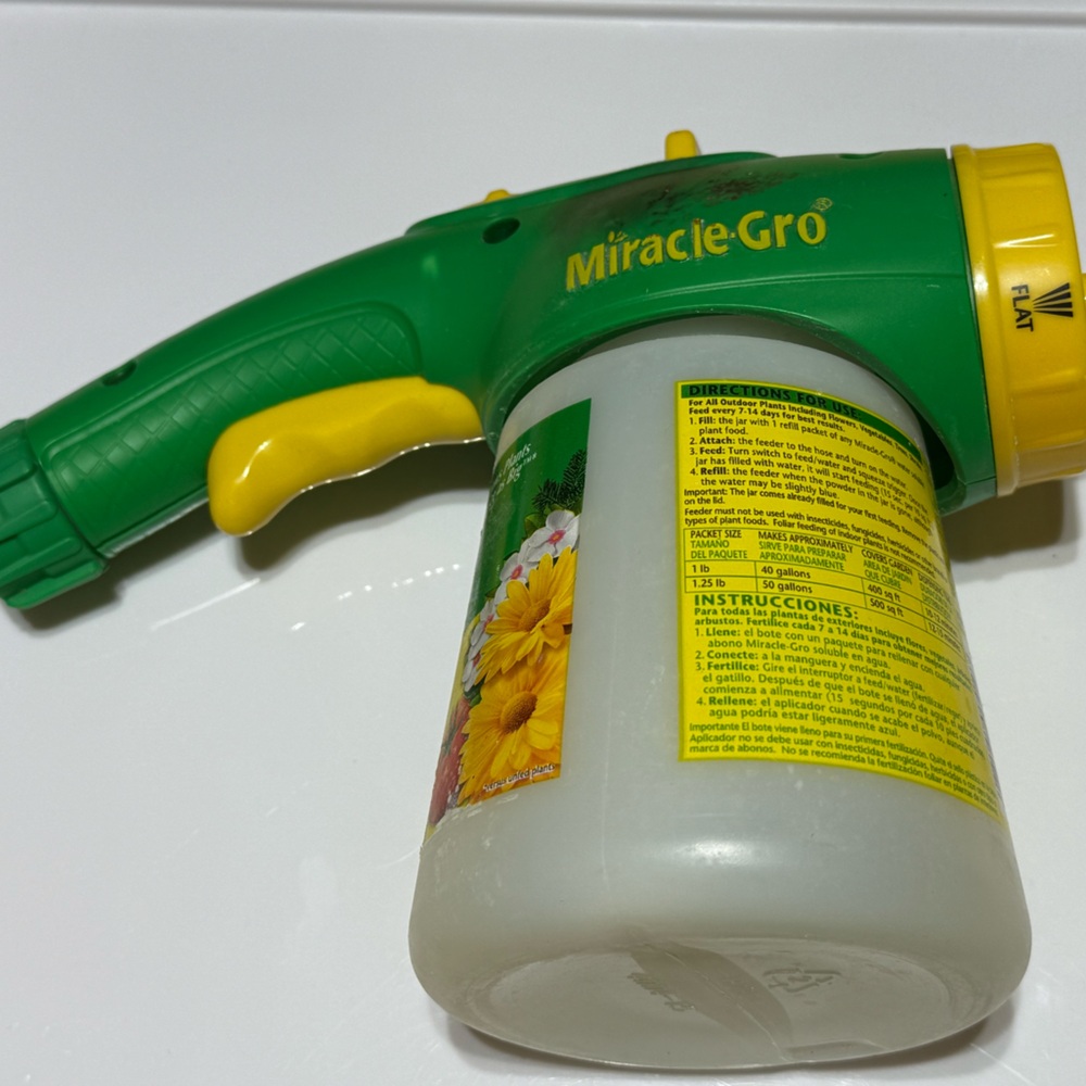 Miracle-Gro Garden Feeder Hose End Sprayer~3 Spray Patterns Up To 500 Sq‎ Feet